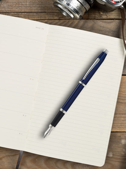 クロス センチュリー® II 半透明ブルーラッカー、クロームメッキ仕上げ、ポリッシュ仕上げステンレススチール中字ペン先万年筆